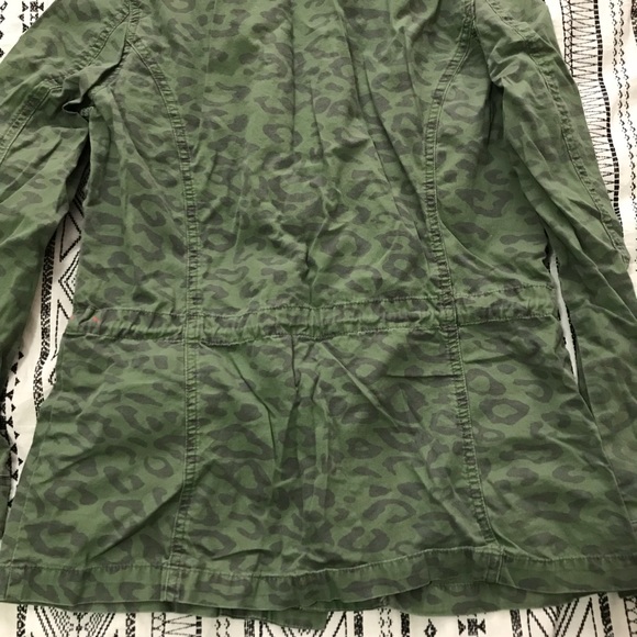 Green Army Jacket ⭐️ - Picture 2 of 8